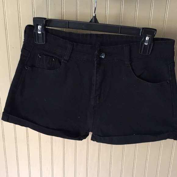 Pants - Black jean shorts size large‎